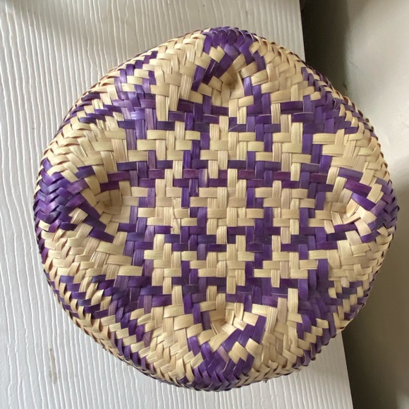 Gallito Palm Leaf Basket - Picture 2 of 6